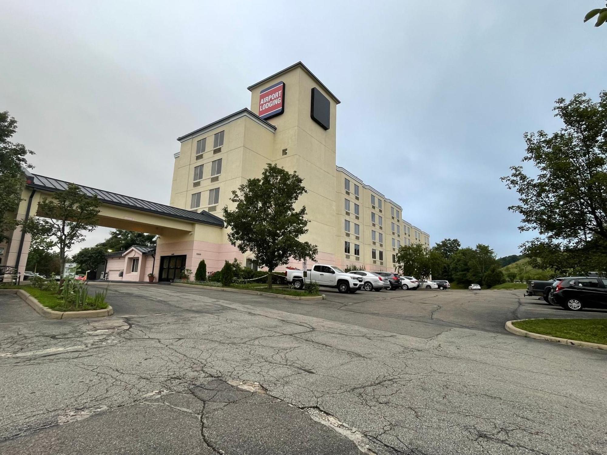 Airport Lodging Pittsburgh Airport Hotel Coraopolis Exterior photo